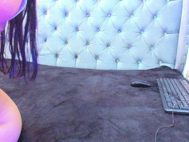 LillyEvans live cam on BongaCams