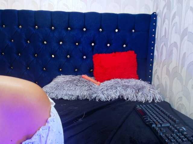 LillyEvans live cam on BongaCams
