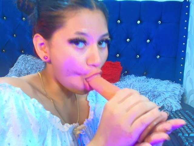 LillyEvans live cam on BongaCams