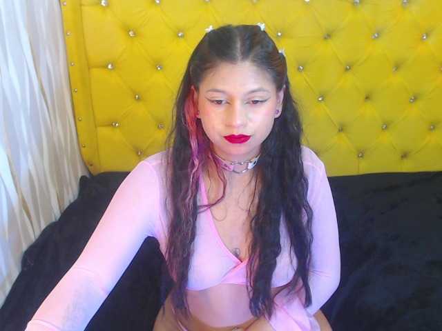 LillyEvans live cam on BongaCams
