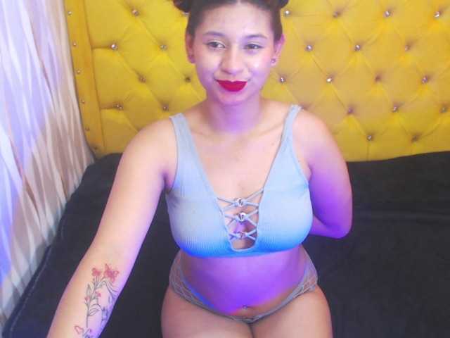 LillyEvans live cam on BongaCams