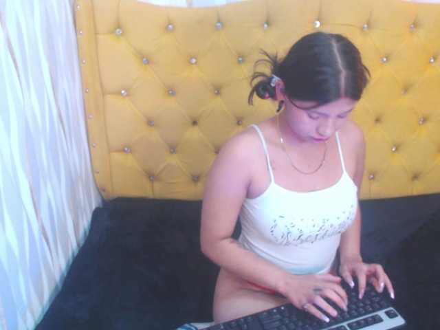 LillyEvans live cam on BongaCams