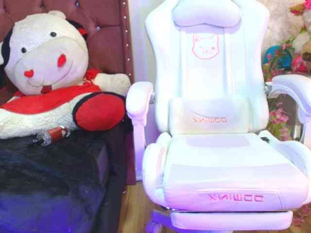 LillyEvans webcam