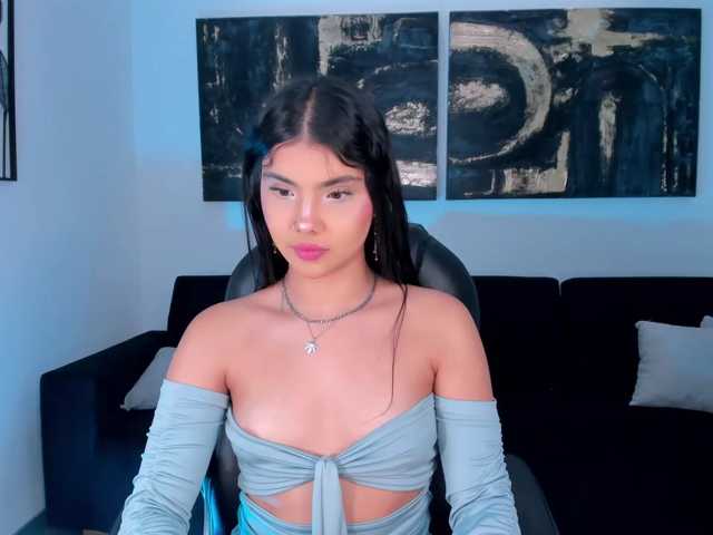 MiaLaurence live cam on BongaCams