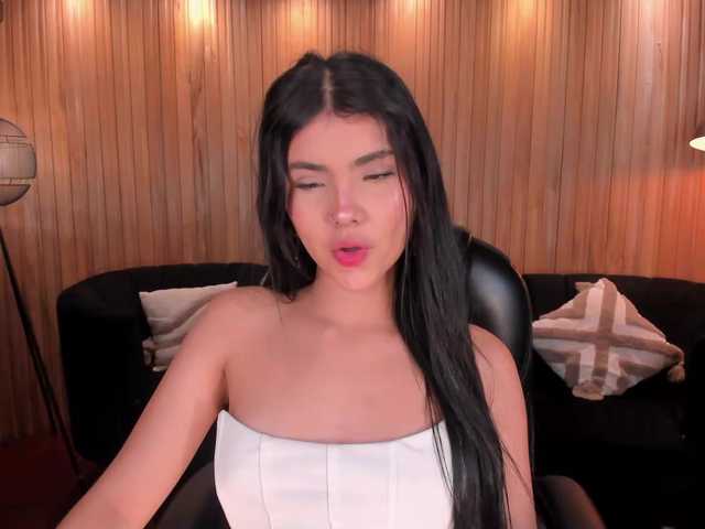 MiaLaurence live cam on BongaCams