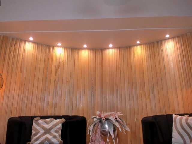 MiaLaurence