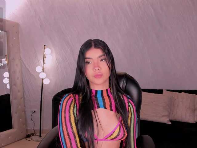 MiaLaurence live webcam show