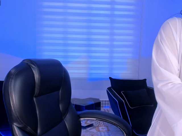 MiaLaurence