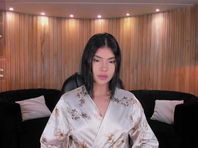 MiaLaurence live cam on BongaCams