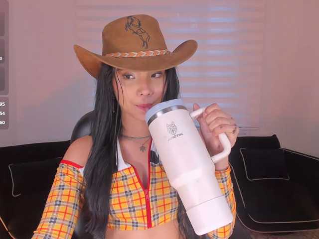 MiaLaurence live cam on BongaCams