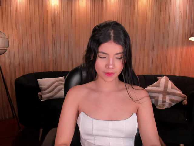 MiaLaurence live cam on BongaCams
