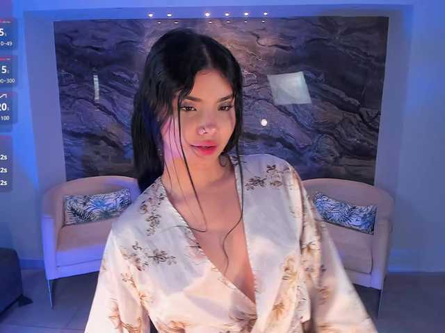 MiaLaurence live cam on BongaCams