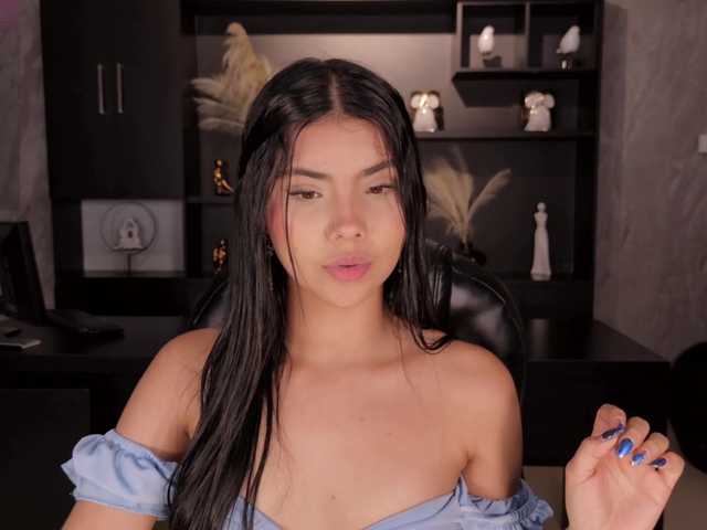 MiaLaurence live cam on BongaCams