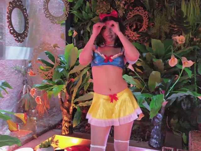 MiaLaurence live cam on BongaCams