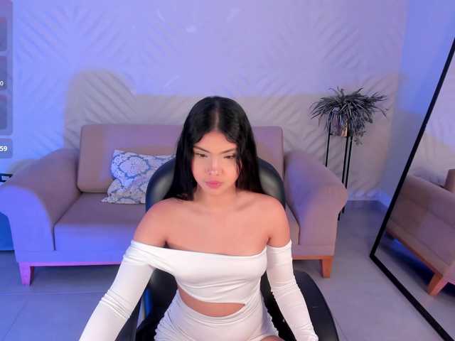 MiaLaurence live cam on BongaCams