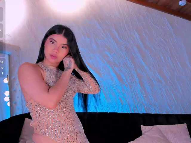 MiaLaurence live cam on BongaCams