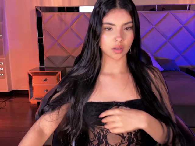 MiaLaurence live cam on BongaCams