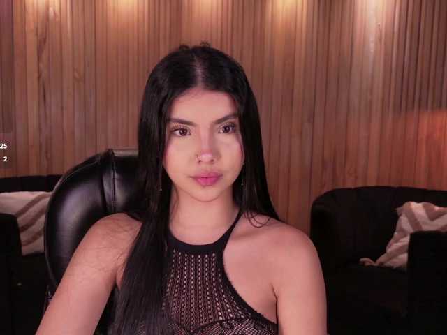 MiaLaurence live cam on BongaCams