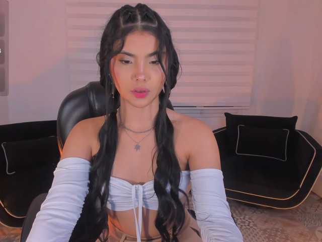 MiaLaurence live cam on BongaCams