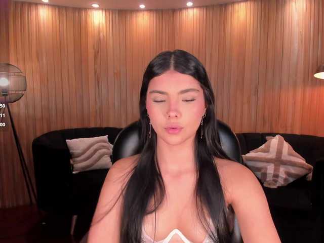 MiaLaurence live cam on BongaCams
