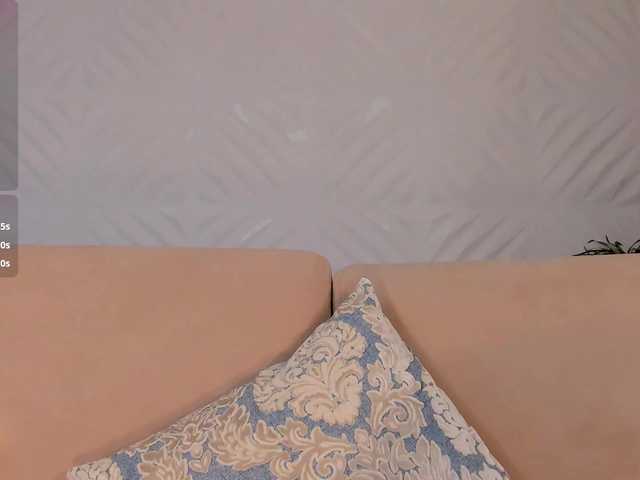 MiaLaurence