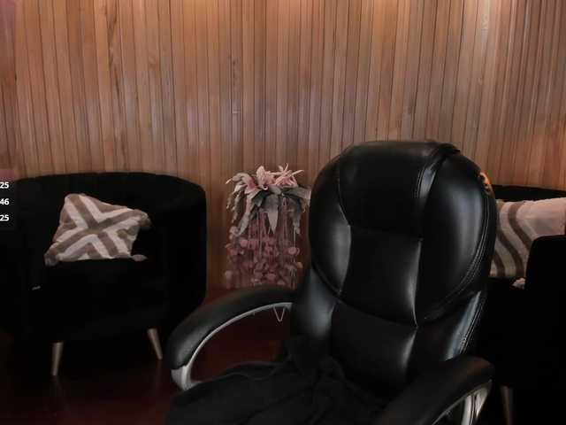 MiaLaurence