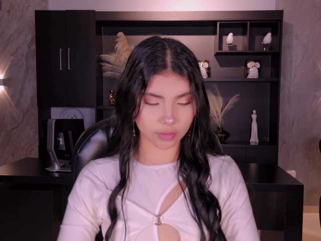 MiaLaurence live cam on BongaCams