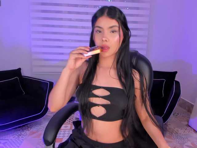 MiaLaurence live cam on BongaCams