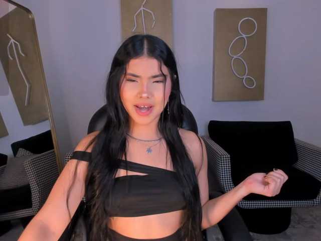 MiaLaurence