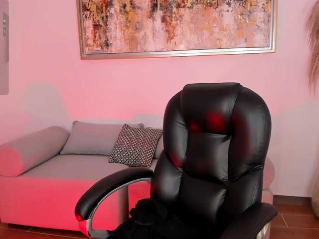 MiaLaurence