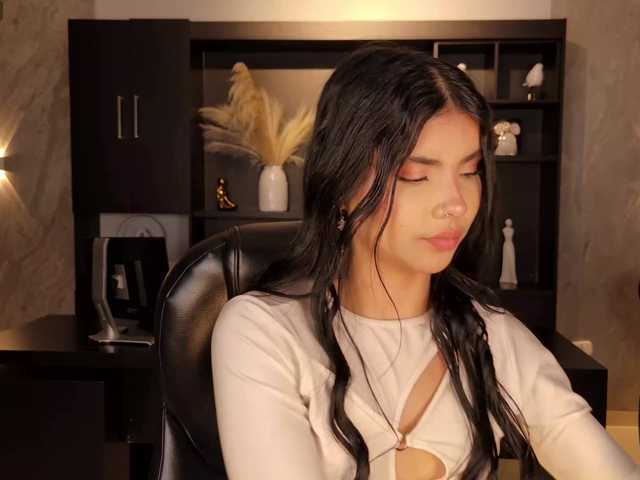 MiaLaurence live cam on BongaCams