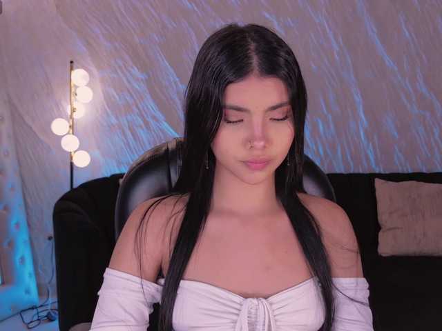 MiaLaurence live cam on BongaCams