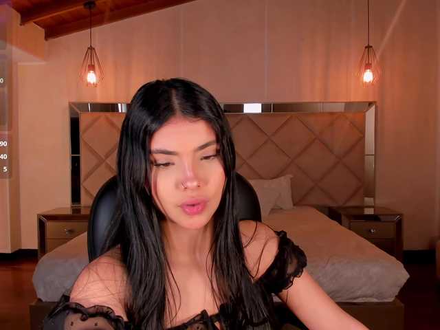 MiaLaurence live cam on BongaCams