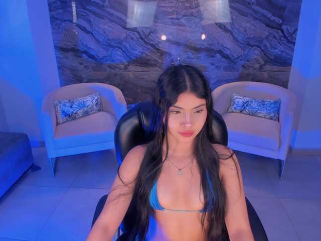 MiaLaurence live cam on BongaCams