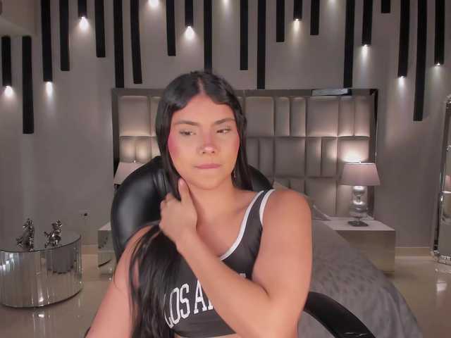 MiaLaurence live cam on BongaCams