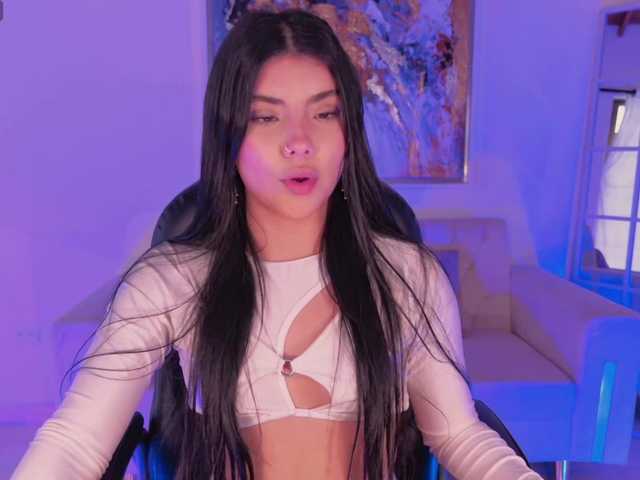 mialaurence live sex show