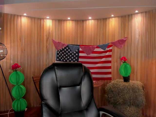 MiaLaurence live cam on BongaCams