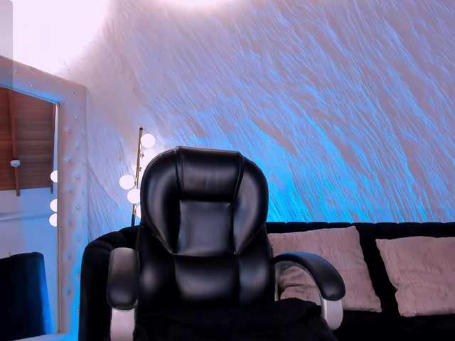 MiaLaurence live cam on BongaCams