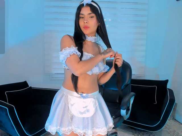 MiaLaurence live cam preview