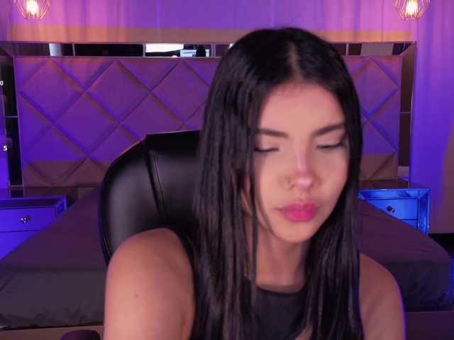 MiaLaurence live cam on BongaCams