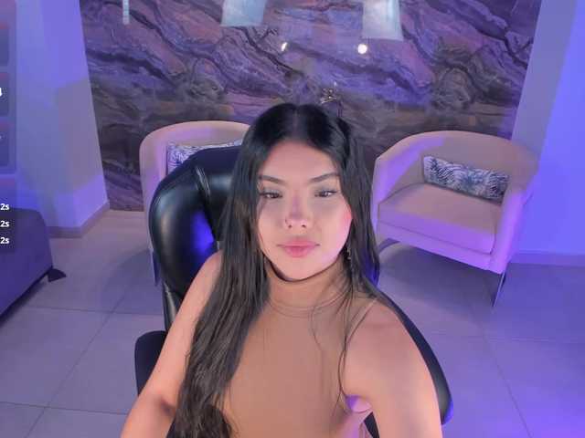 MiaLaurence live cam on BongaCams