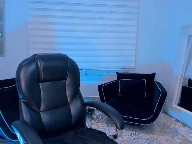 MiaLaurence live cam on BongaCams