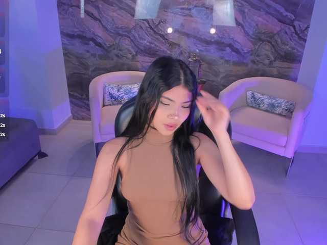 MiaLaurence live cam on BongaCams