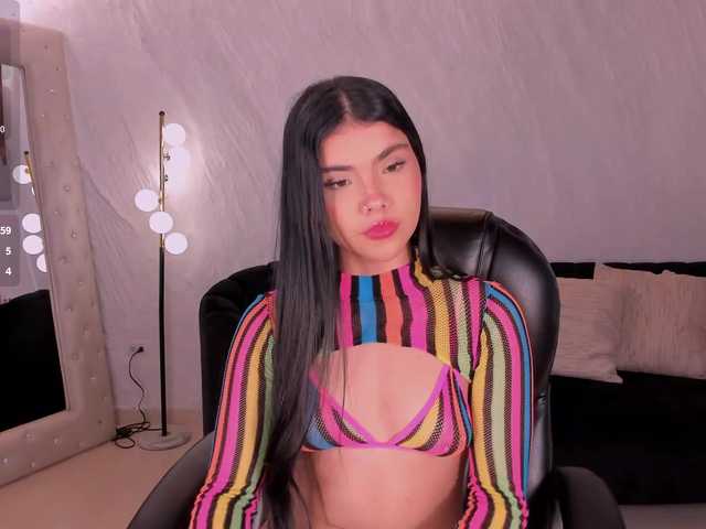 MiaLaurence live webcam show