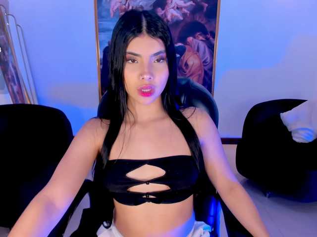 MiaLaurence live cam on BongaCams