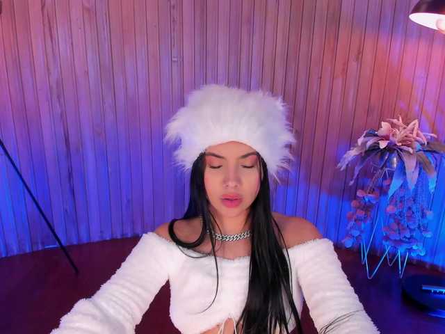 MiaLaurence live cam on BongaCams
