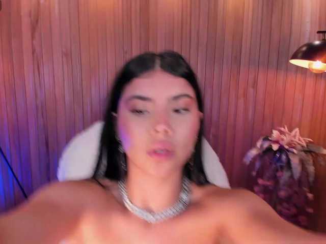 MiaLaurence live cam on BongaCams