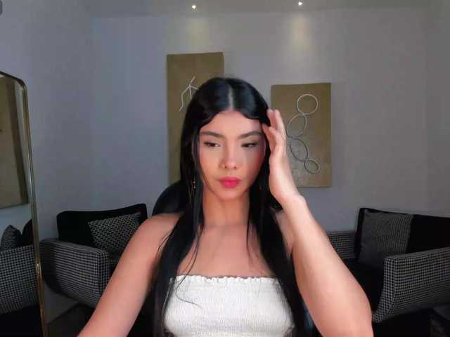 MiaLaurence live cam on BongaCams