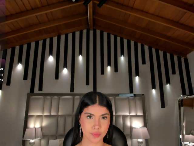 MiaLaurence live cam on BongaCams