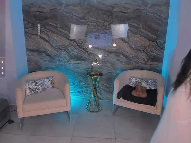MiaLaurence live cam on BongaCams
